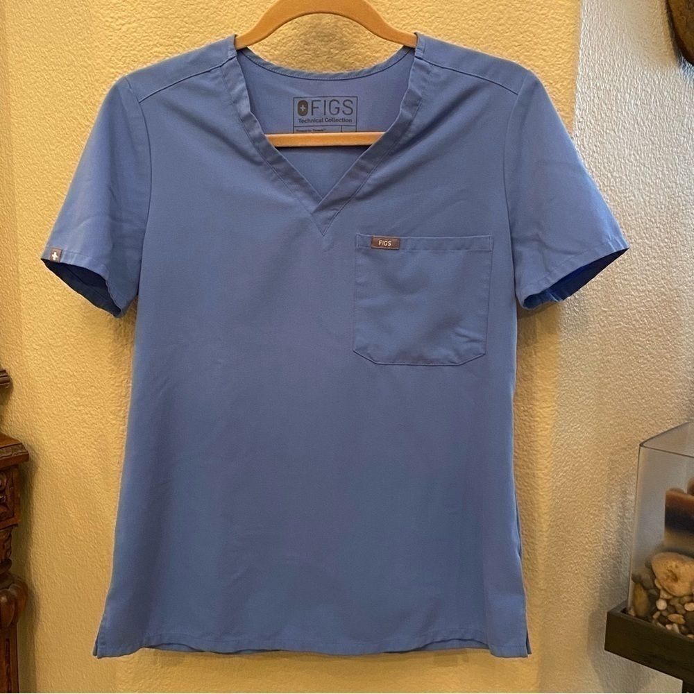 FIGS Women Blue V-Neck Technical Collection Scrub Top Size Small